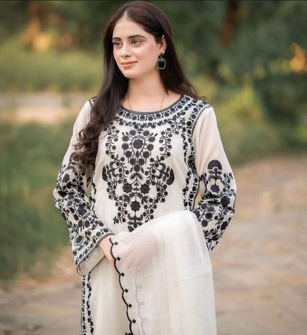 PREMIUM LAWN 3PC EMBROIDERED DRESS EMBROIDERED DUPATTA D-1038