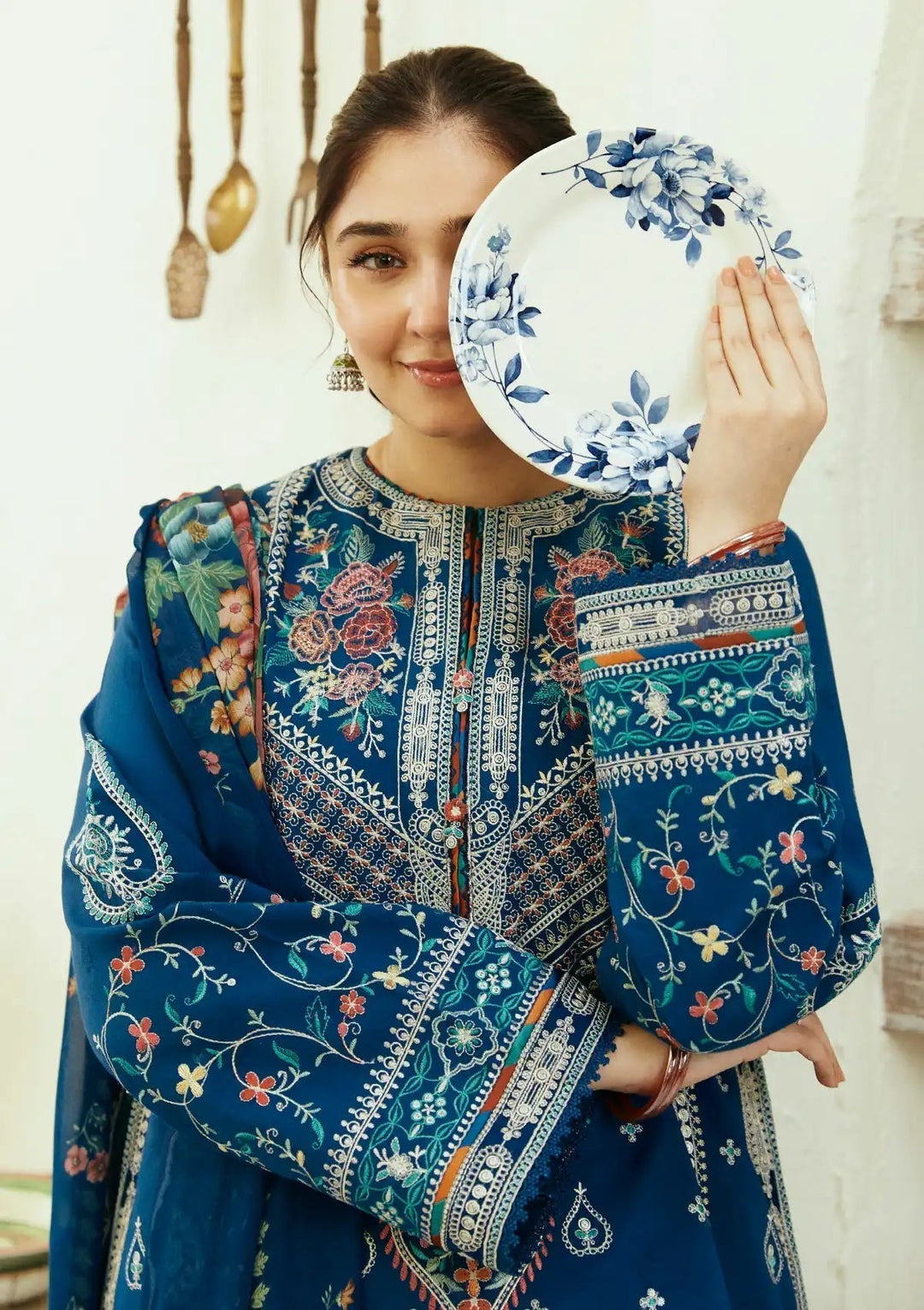 EMBROIDERED KHADDAR UNSTITCHED 3 PIECE SUIT - 9A