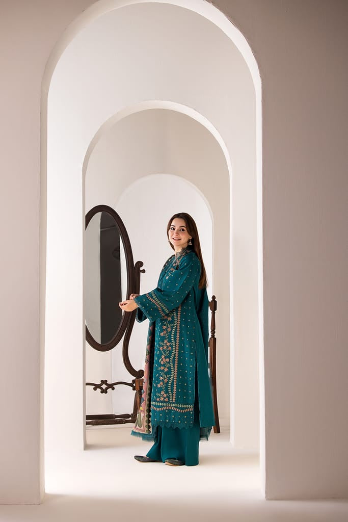 COCO UNSTITCHED 3PC LAWN EMBROIDERED WITH DIGITAL PRINT SHAWL